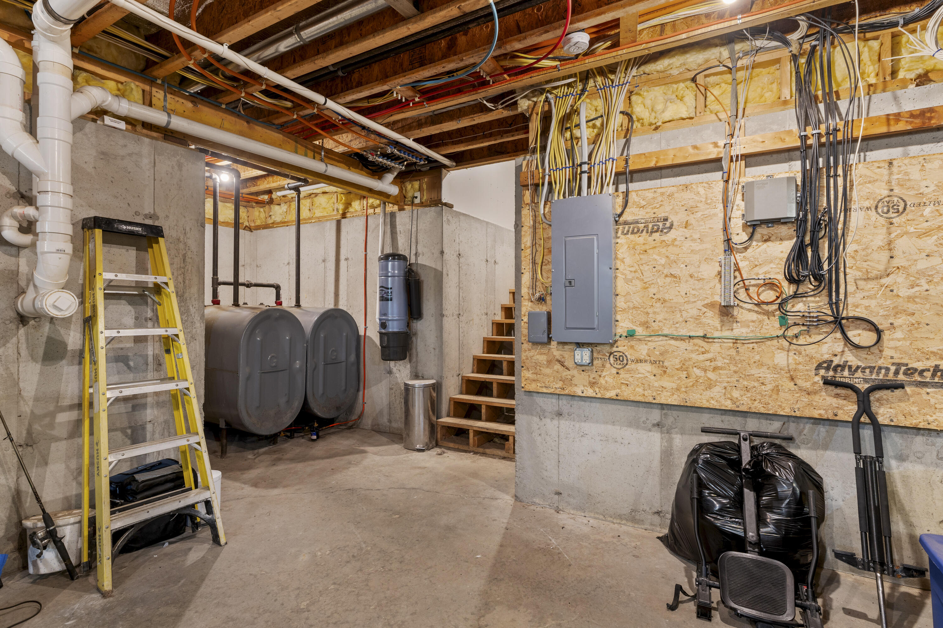 25 Amos Court Lewiston ME 04240