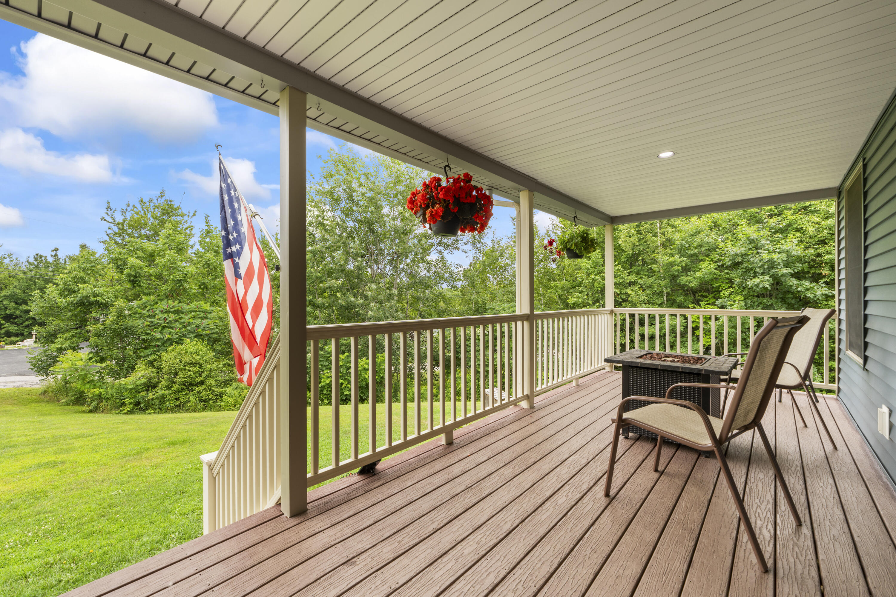 25 Amos Court Lewiston ME 04240