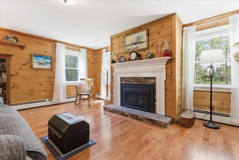 43 Holmes Road Winthrop ME 04364