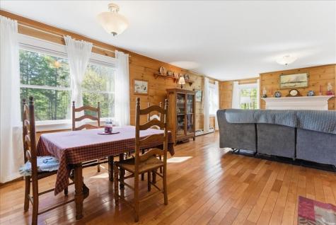 43 Holmes Road Winthrop ME 04364
