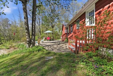 43 Holmes Road Winthrop ME 04364