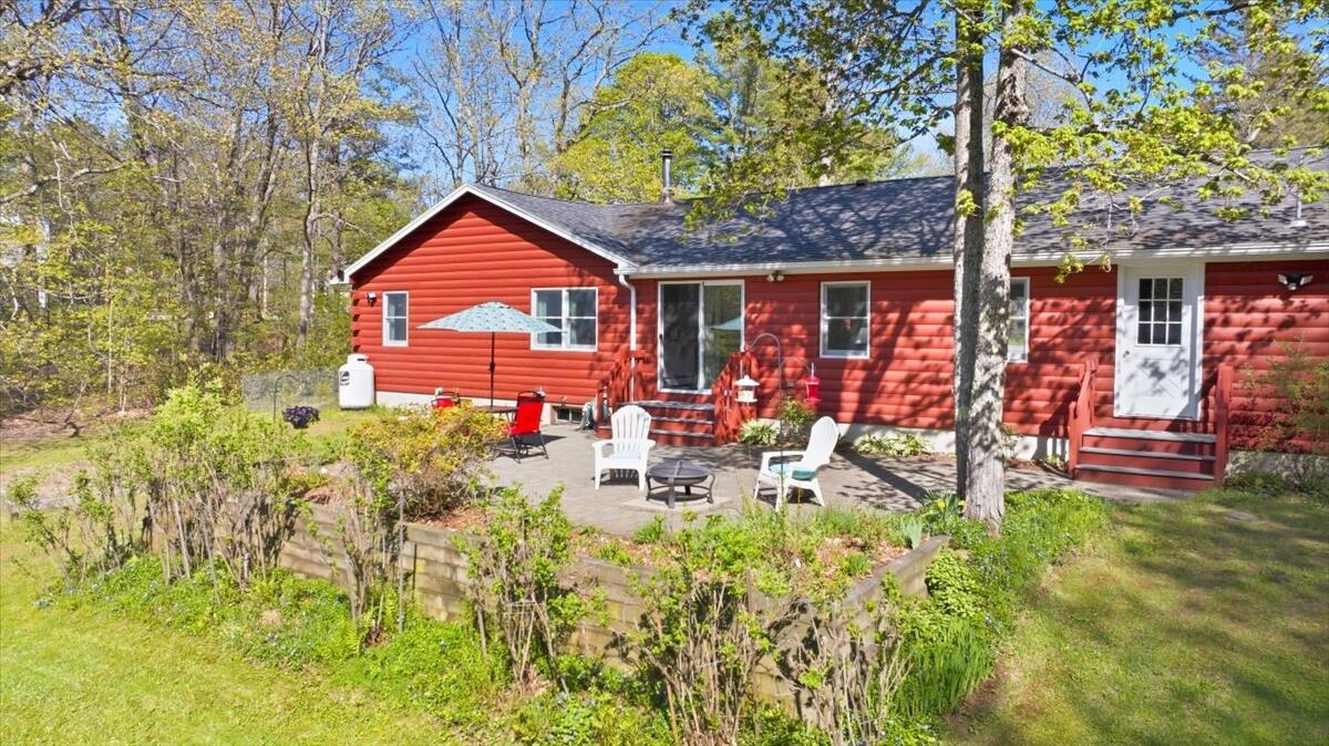 43 Holmes Road Winthrop ME 04364