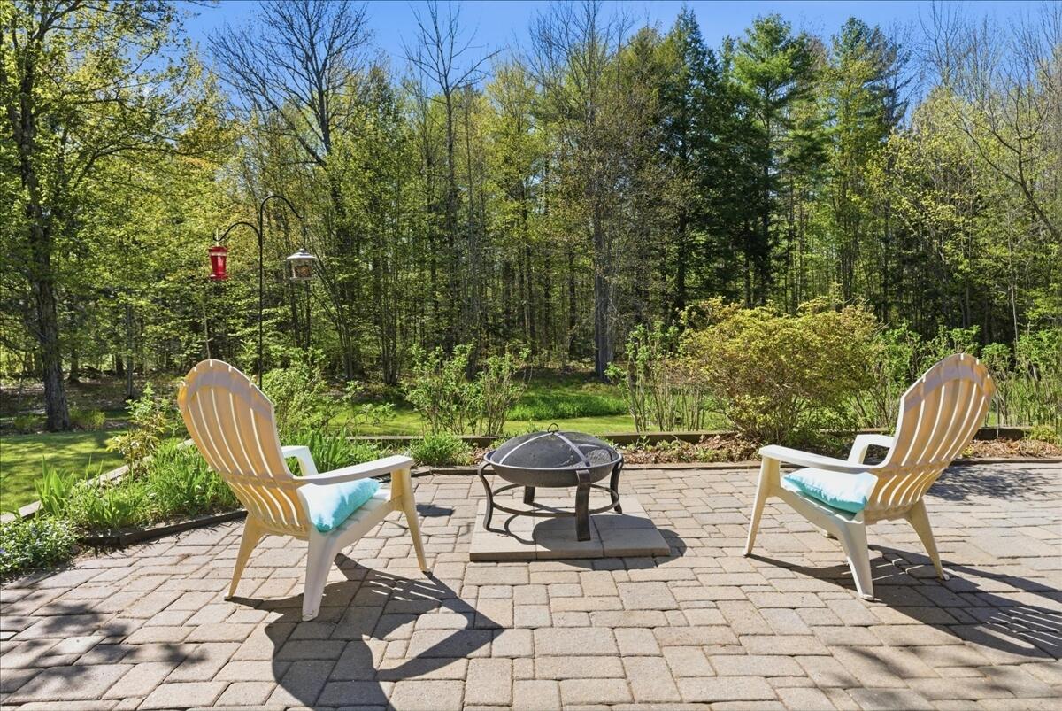 43 Holmes Road Winthrop ME 04364