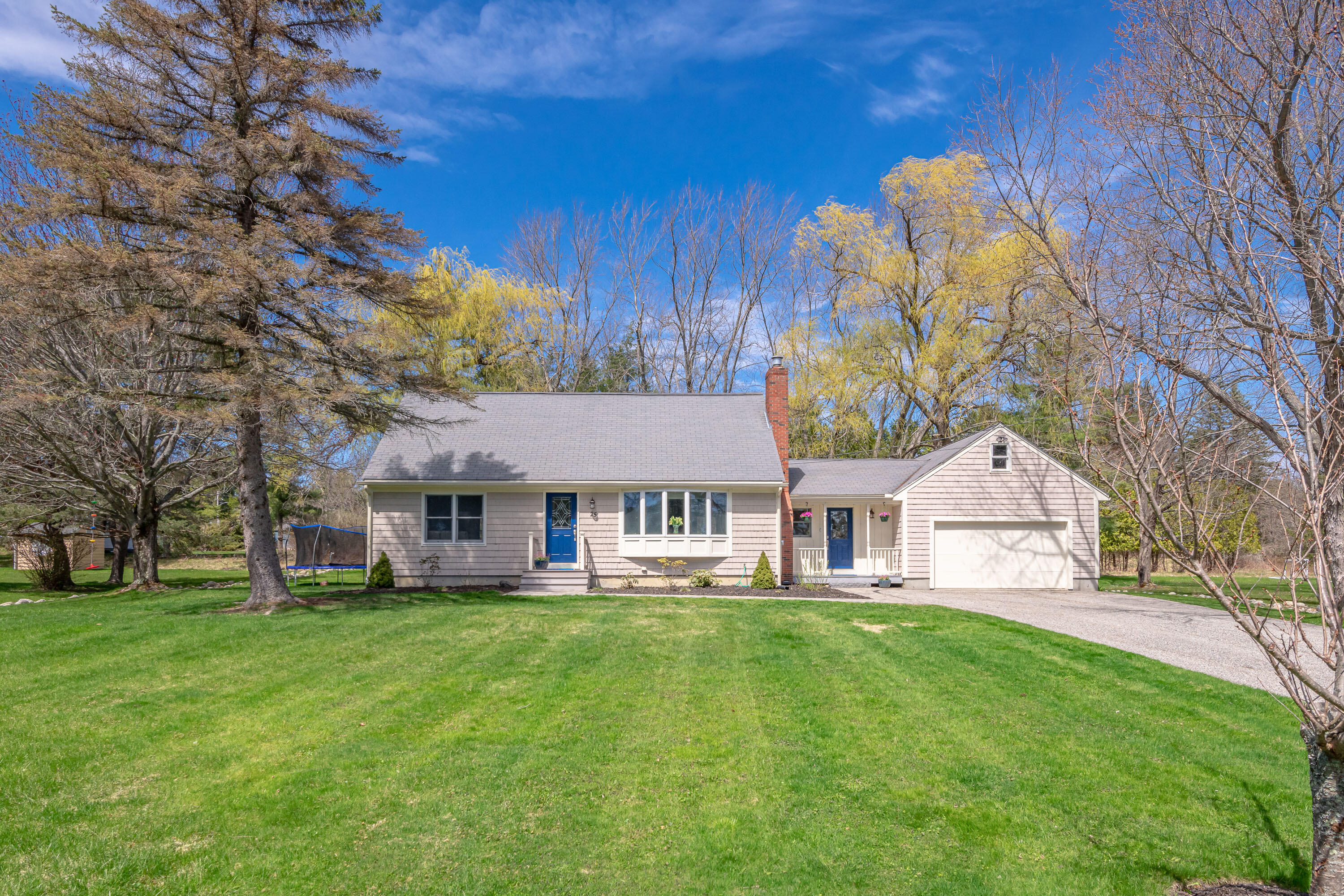 25 West Circle Falmouth ME 04105