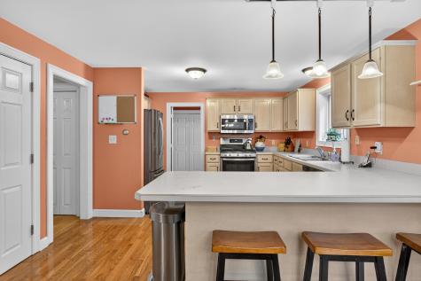 12 Presidential View Raymond ME 04071