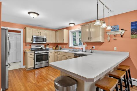 12 Presidential View Raymond ME 04071