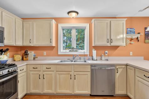 12 Presidential View Raymond ME 04071