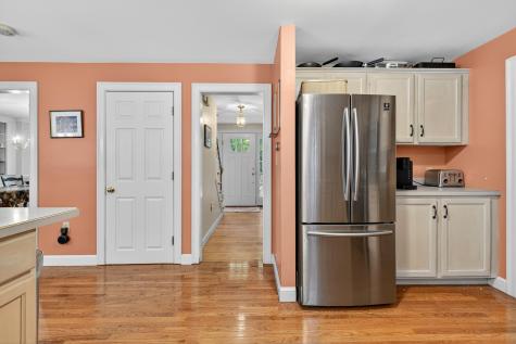 12 Presidential View Raymond ME 04071