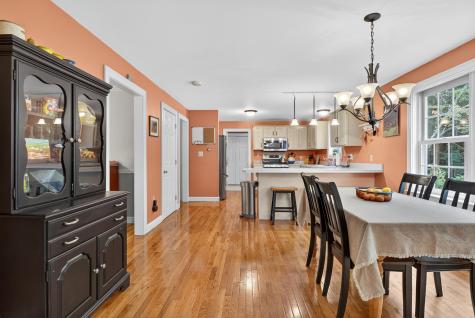 12 Presidential View Raymond ME 04071