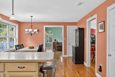 12 Presidential View Raymond ME 04071