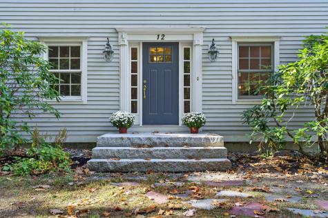 12 Presidential View Raymond ME 04071