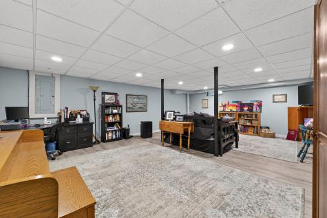 12 Presidential View Raymond ME 04071