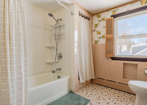 223 Lake Street Auburn ME 04210