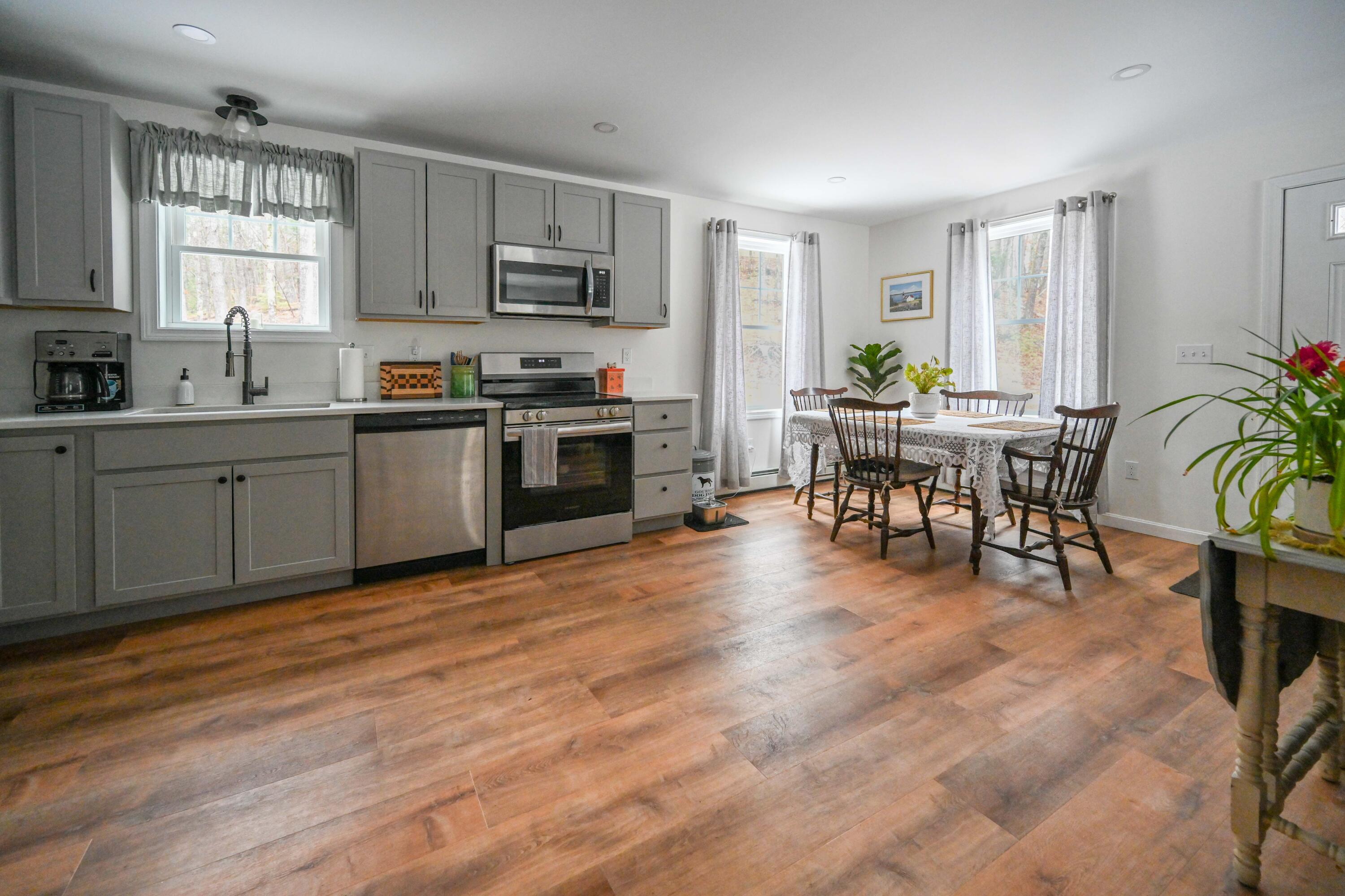 84 Harbor View Road Limerick ME 04048