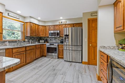 18 Wedgewood Drive Oakland ME 04963