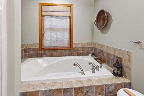 18 Wedgewood Drive Oakland ME 04963