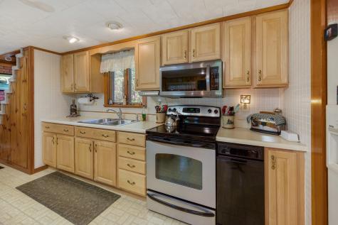 121 Hartford Lane Sangerville ME 04479