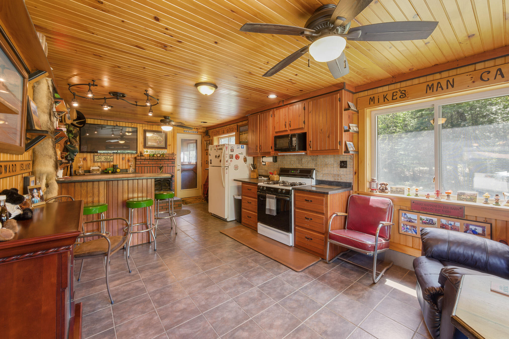 121 Hartford Lane Sangerville ME 04479