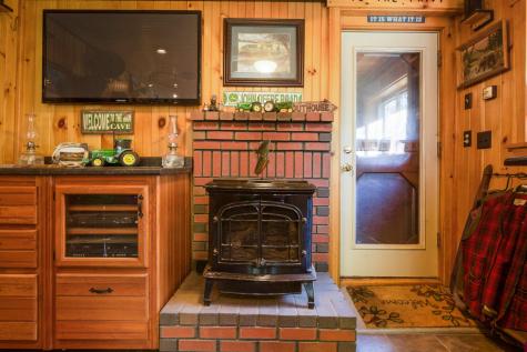 121 Hartford Lane Sangerville ME 04479