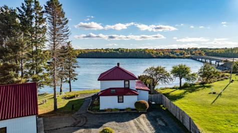 1723 Us 1 Highway Sullivan ME 04664