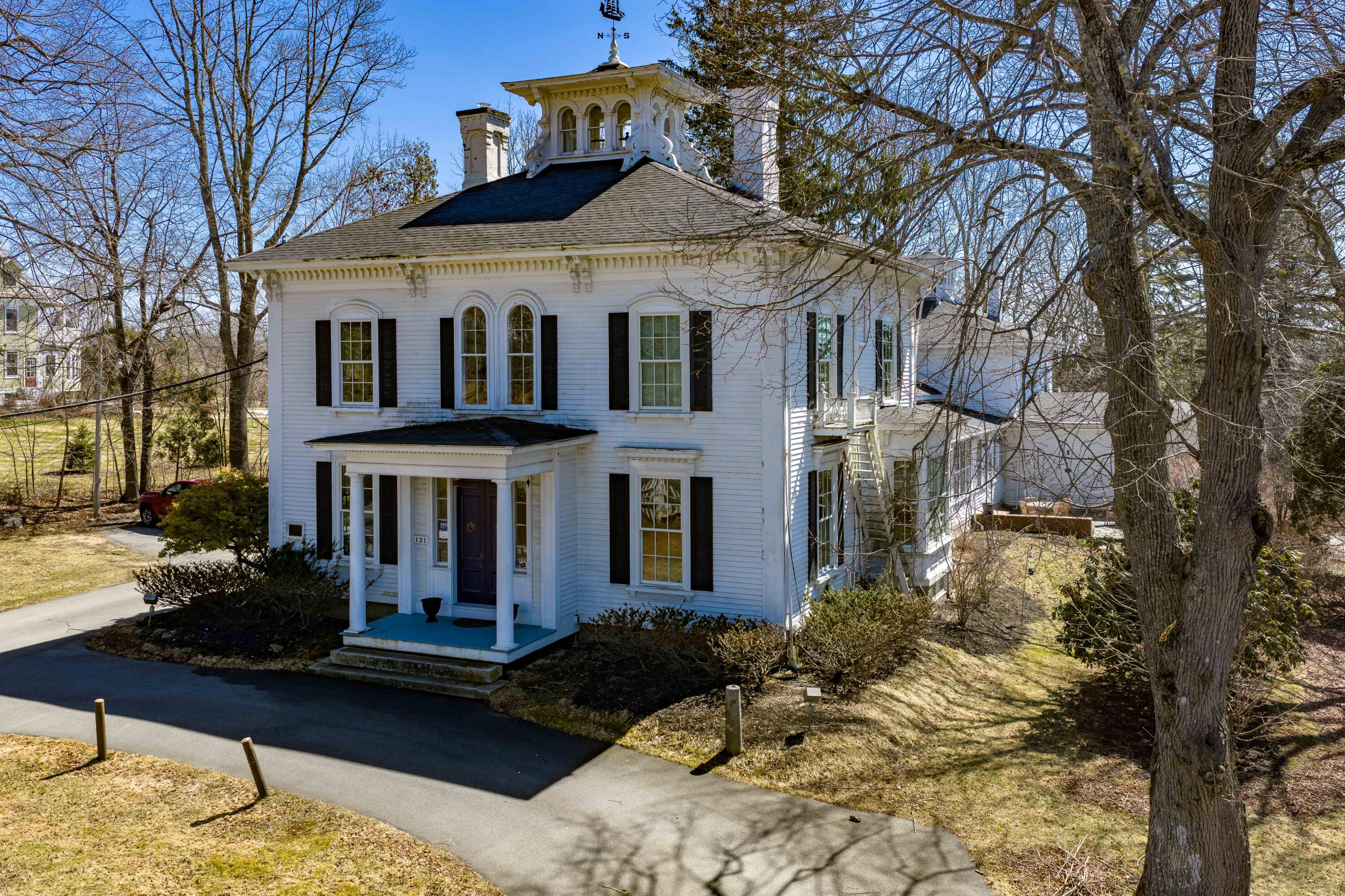 121 E Main Street Searsport ME 04974