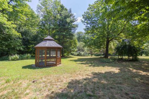 72 Main Street Peru ME 04290