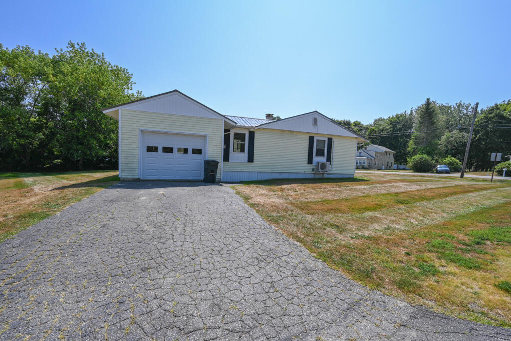 22 Wheelden Heights Hampden ME 04444
