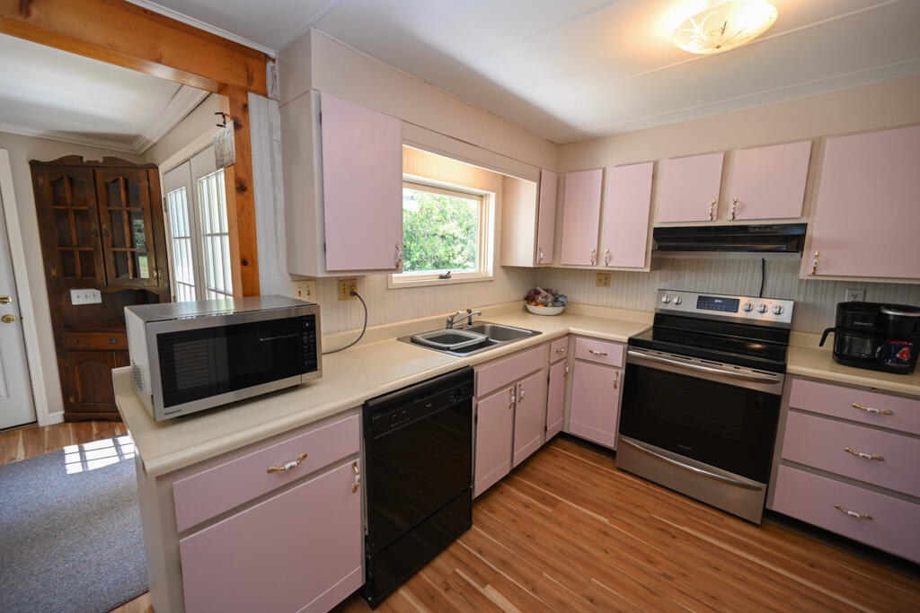 22 Wheelden Heights Hampden ME 04444