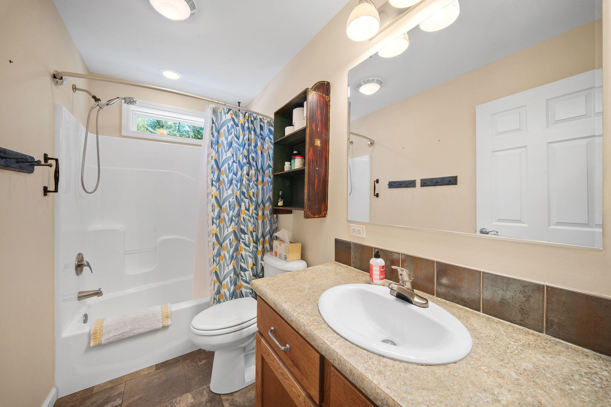 811 Newbury Neck Road Surry ME 04684