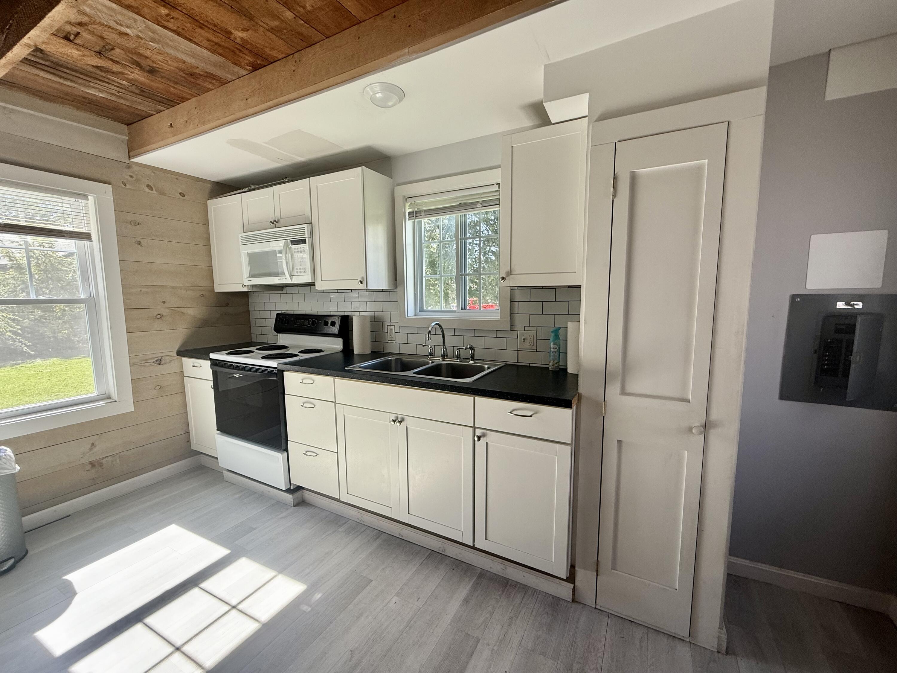 15 Carrolls Lane Rockland ME 04841