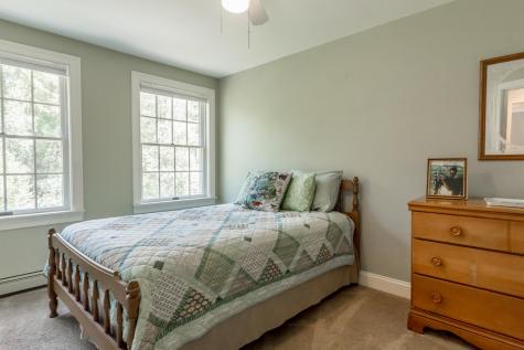 82 Autumn Lane Yarmouth ME 04096
