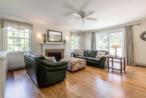 82 Autumn Lane Yarmouth ME 04096