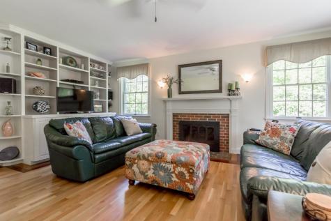 82 Autumn Lane Yarmouth ME 04096
