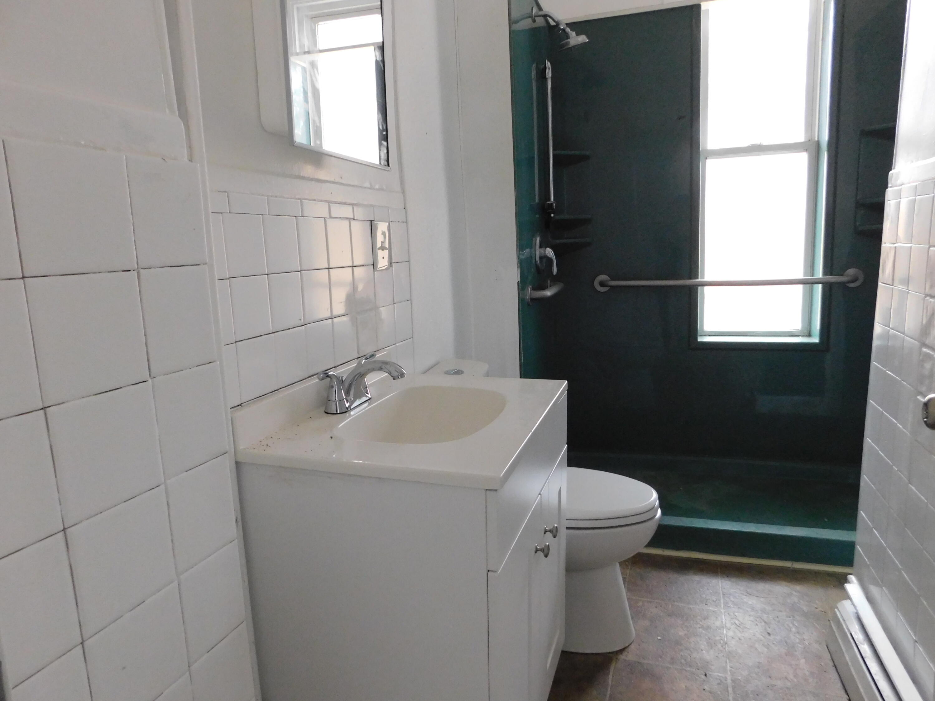 15 Western Promenade Auburn ME 04210