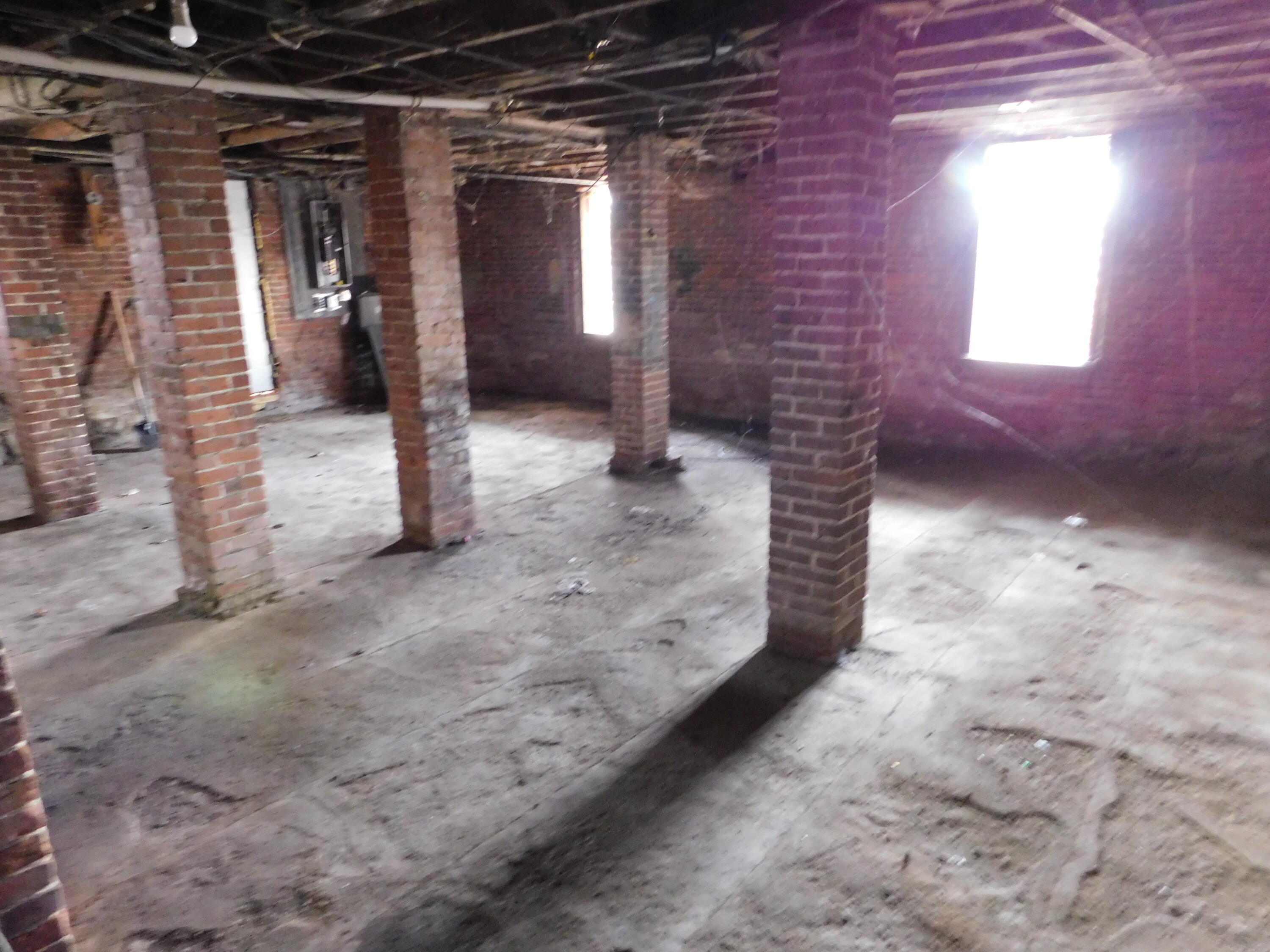 15 Western Promenade Auburn ME 04210