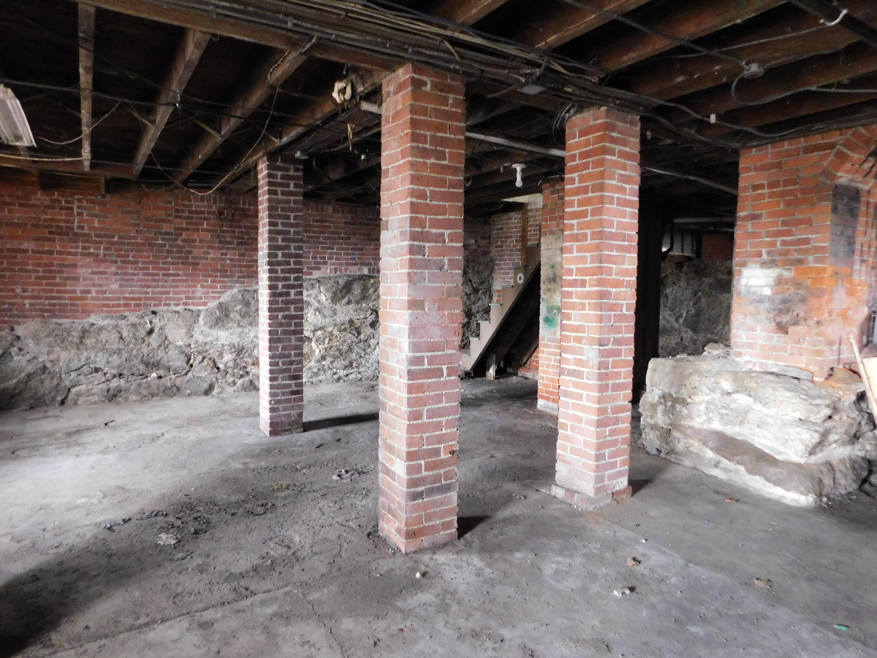 15 Western Promenade Auburn ME 04210