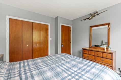 23 E Eleanor Avenue Standish ME 04084