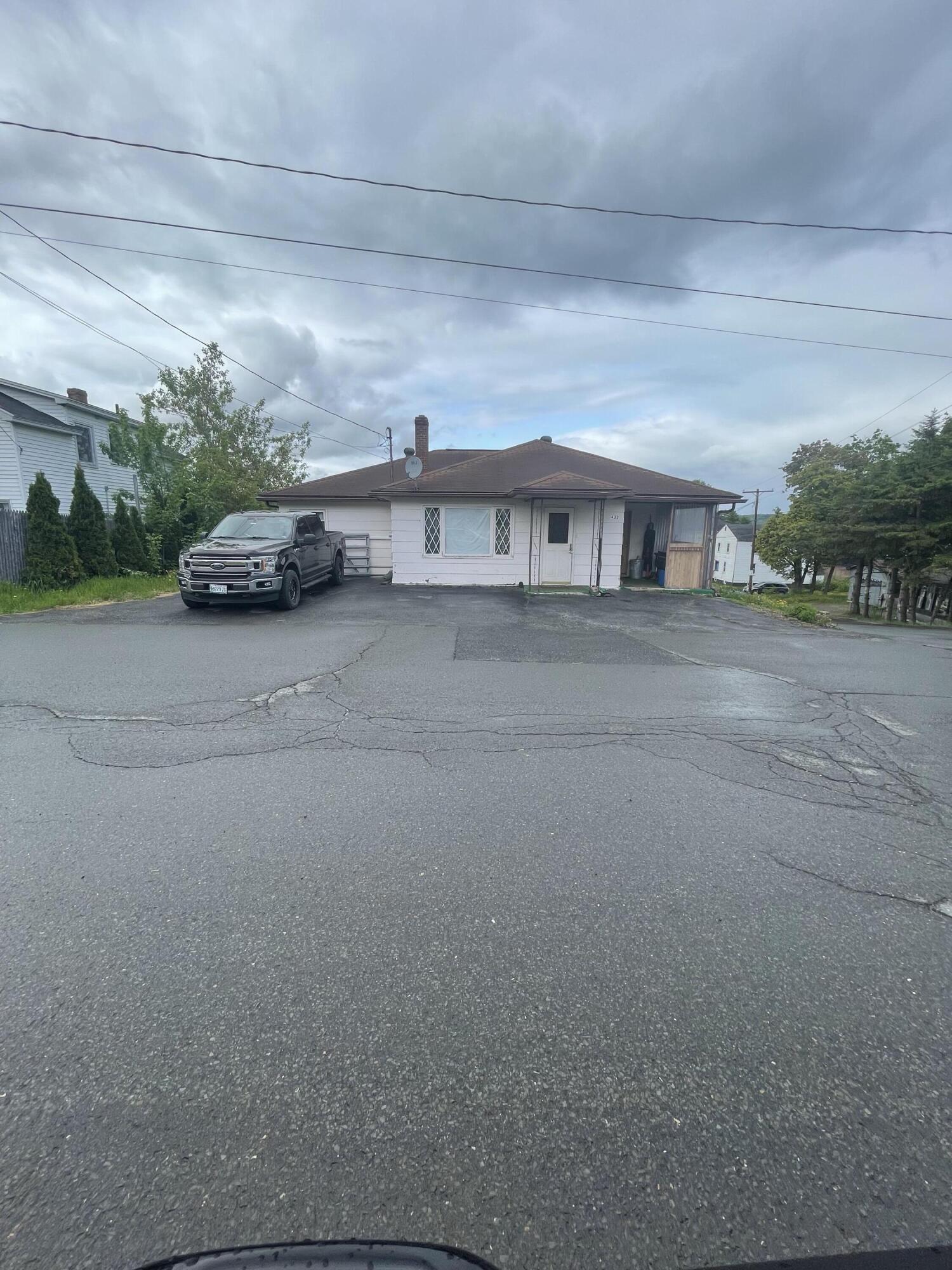 432 St Thomas And 129 5th Avenue Street Madawaska ME 04756