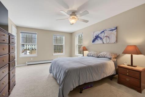 16 Captain's Way Buxton ME 04093