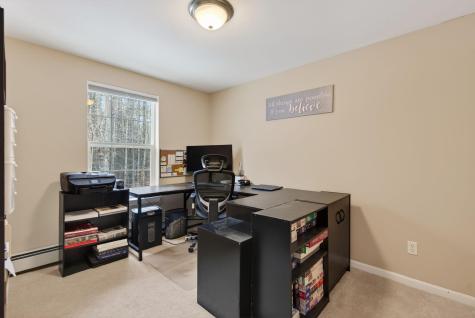 16 Captain's Way Buxton ME 04093