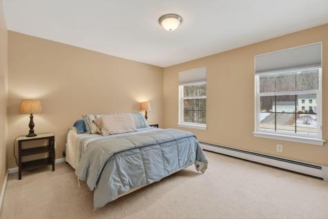 16 Captain's Way Buxton ME 04093