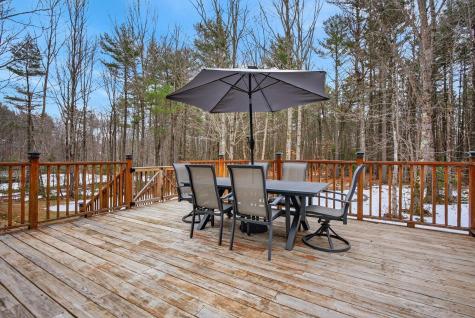 16 Captain's Way Buxton ME 04093