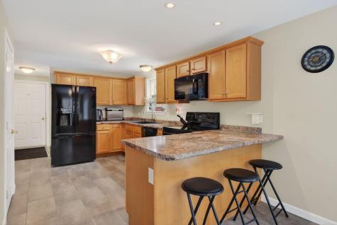 16 Captain's Way Buxton ME 04093