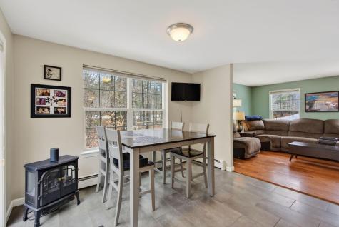 16 Captain's Way Buxton ME 04093