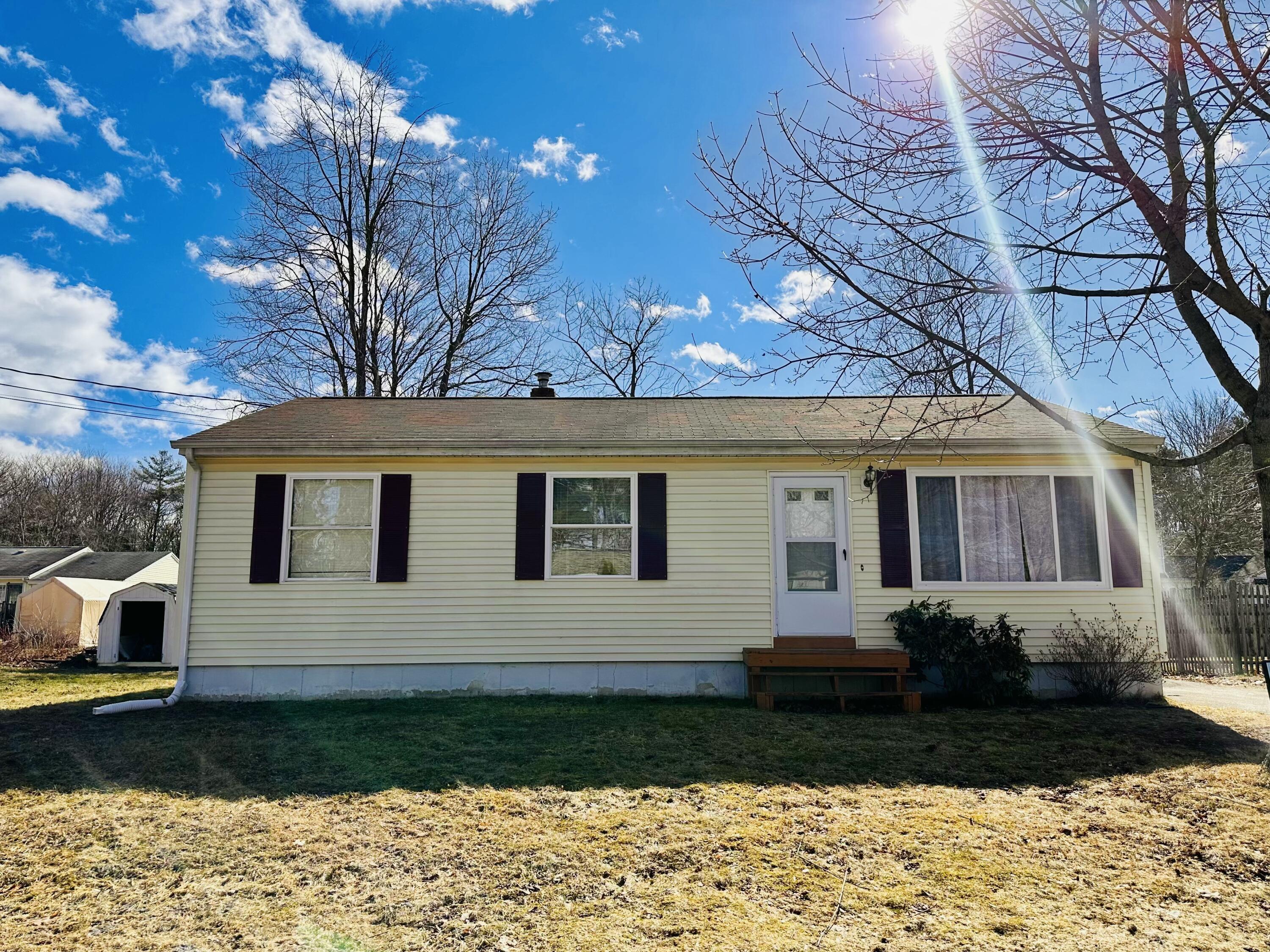 15 Roslin Avenue Lewiston ME 04240