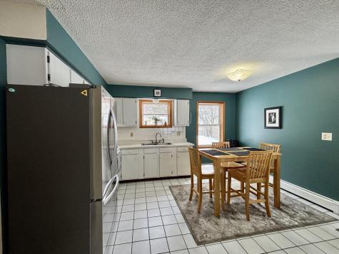 15 Roslin Avenue Lewiston ME 04240