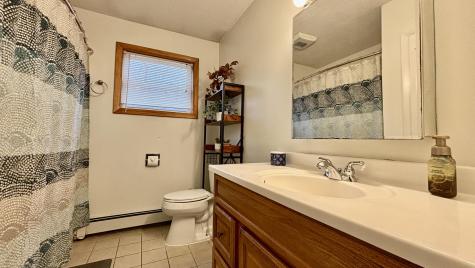 15 Roslin Avenue Lewiston ME 04240