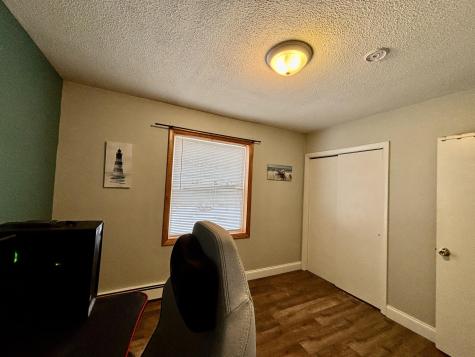 15 Roslin Avenue Lewiston ME 04240