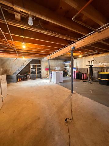 15 Roslin Avenue Lewiston ME 04240