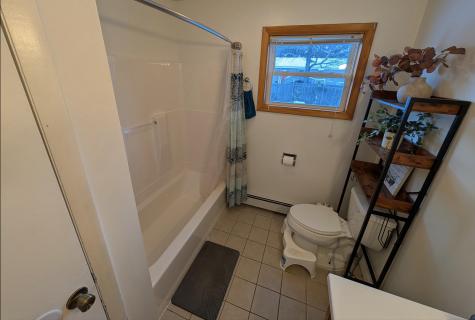 15 Roslin Avenue Lewiston ME 04240